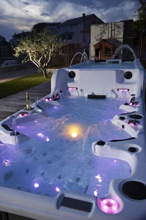 Плавательный спа-бассейн Sunrans SR-859 Плавательный спа-бассейн Sunrans SR-859